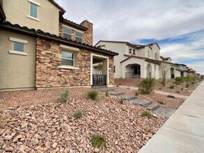 735 Pickled Pepper Pl in Henderson, NV - Building Photo - Building Photo