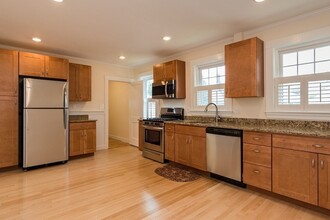 9 Cherry St, Unit 2 in Belmont, MA - Building Photo - Building Photo