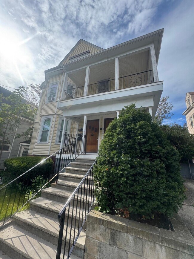 102 Sycamore St, Unit #3