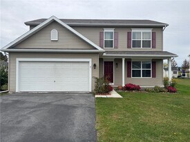 3 Sweet Alysum Wy in West Henrietta, NY - Building Photo