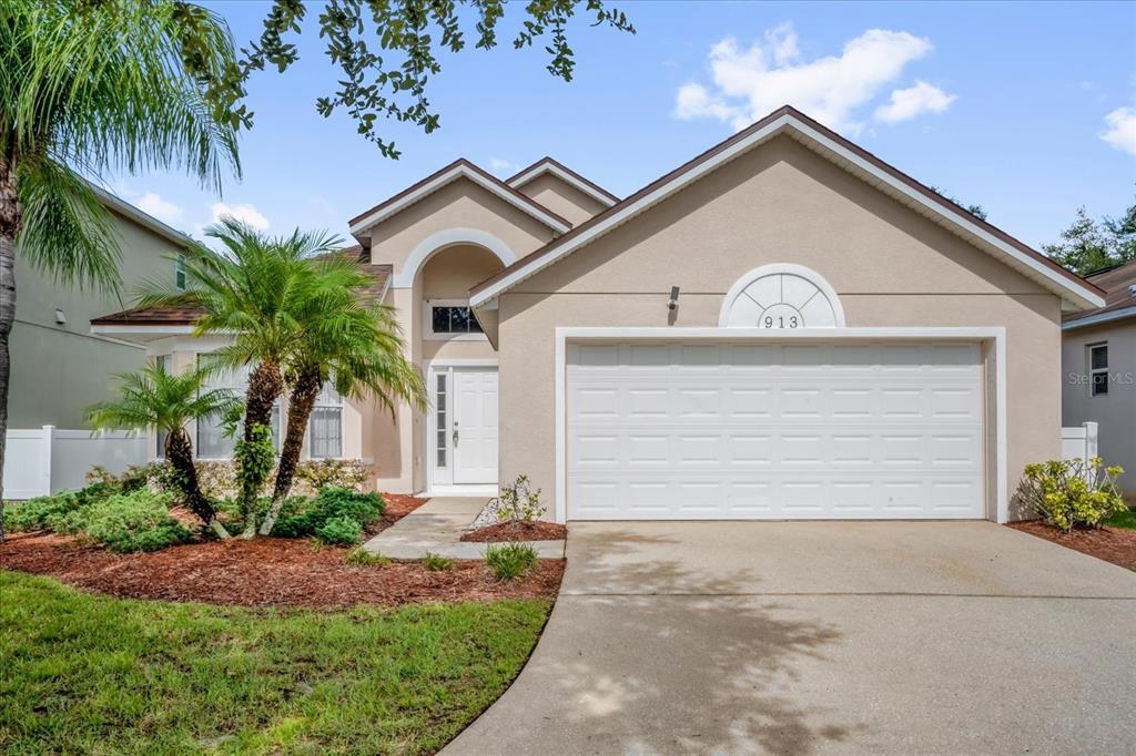 913 Emerald Green Ct in Kissimmee, FL - Building Photo