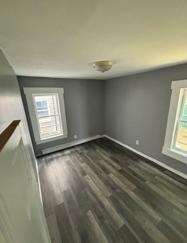 53 Brook St, Unit 3 in Lawrence, MA - Foto de edificio - Building Photo