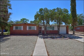 408 Crane Ave in El Paso, TX - Building Photo - Building Photo