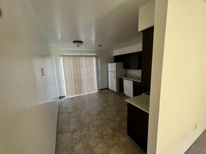 1681 Marion St in Kingsburg, CA - Building Photo - Building Photo