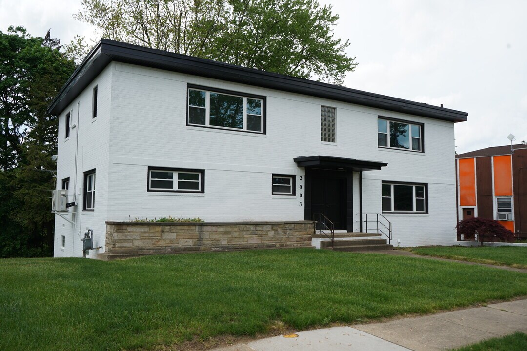 2003 Fulton Rd NW, Unit 3 in Canton, OH - Foto de edificio