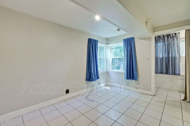 1006 Ramona St photo'