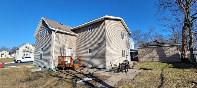 639 Chippewa St, Unit 639 in Eau Claire, WI - Building Photo - Building Photo