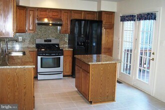 6310 Gun Cap Ct in Centreville, VA - Building Photo - Building Photo