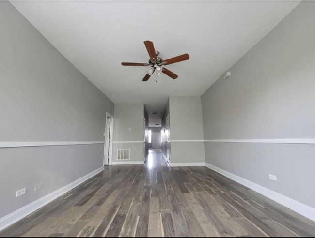 527 N Homan Ave., Unit 2 in Chicago, IL - Foto de edificio - Building Photo