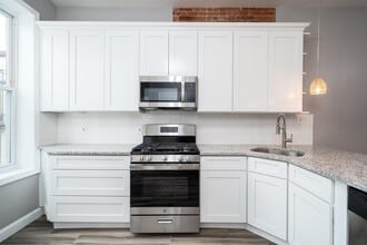 282 Whiton St in Jersey City, NJ - Building Photo - Building Photo