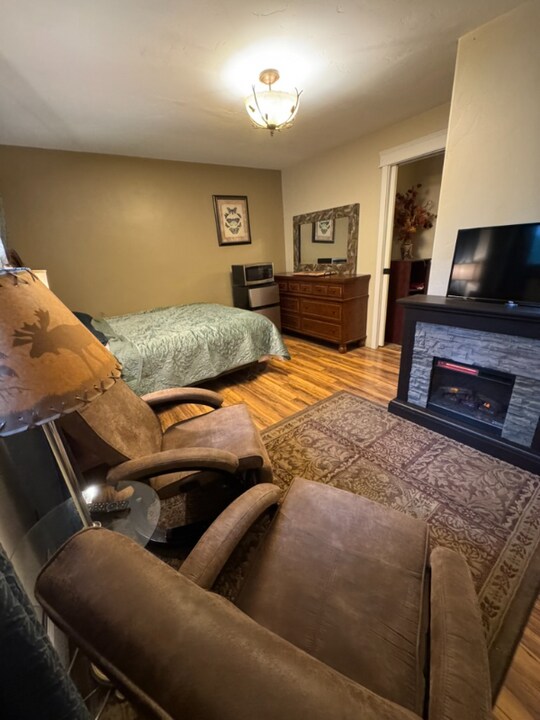 433 8th Ave W in Kalispell, MT - Building Photo