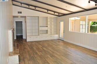 802 Center Dr in Palo Alto, CA - Building Photo - Building Photo