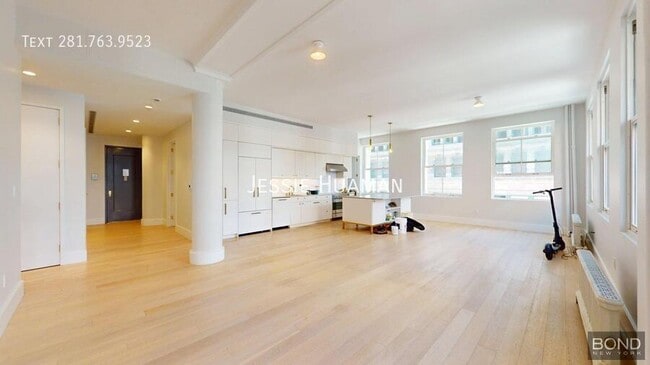 452 Broome St in New York, NY - Building Photo - Building Photo