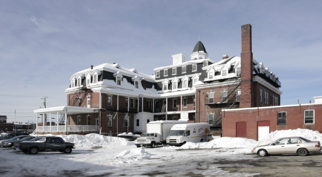 Healy Terrace Apartments in Lewiston, ME - Foto de edificio