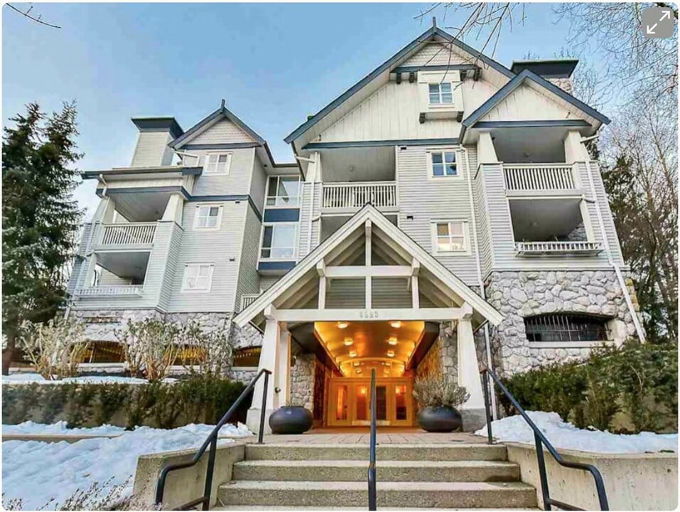 6893 Prenter St in Burnaby, BC - Building Photo