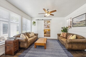 711 S Tesch St in Bellville, TX - Building Photo - Building Photo