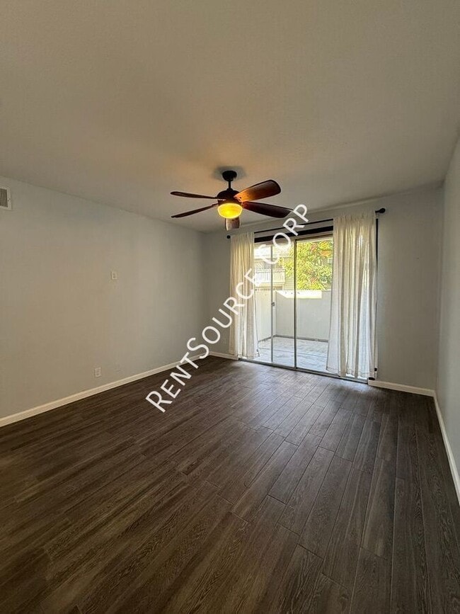 27616 Susan Beth Way in Santa Clarita, CA - Building Photo - Building Photo