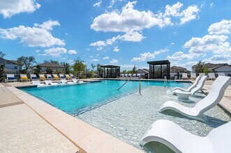 Luxe Prosper in McKinney, TX - Foto de edificio - Building Photo