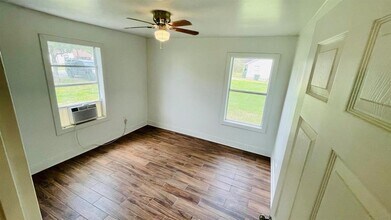 1745 Rivercrest St in Beaumont, TX - Building Photo - Building Photo