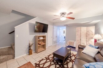 2773 N Barcelona Ave in Fayetteville, AR - Building Photo - Building Photo