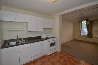 2142 N Halsted St in Chicago, IL - Building Photo - Building Photo