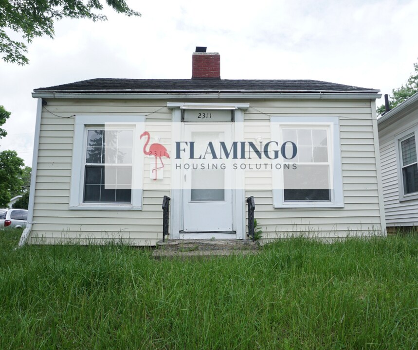 2311 S Smithville Rd in Dayton, OH - Building Photo