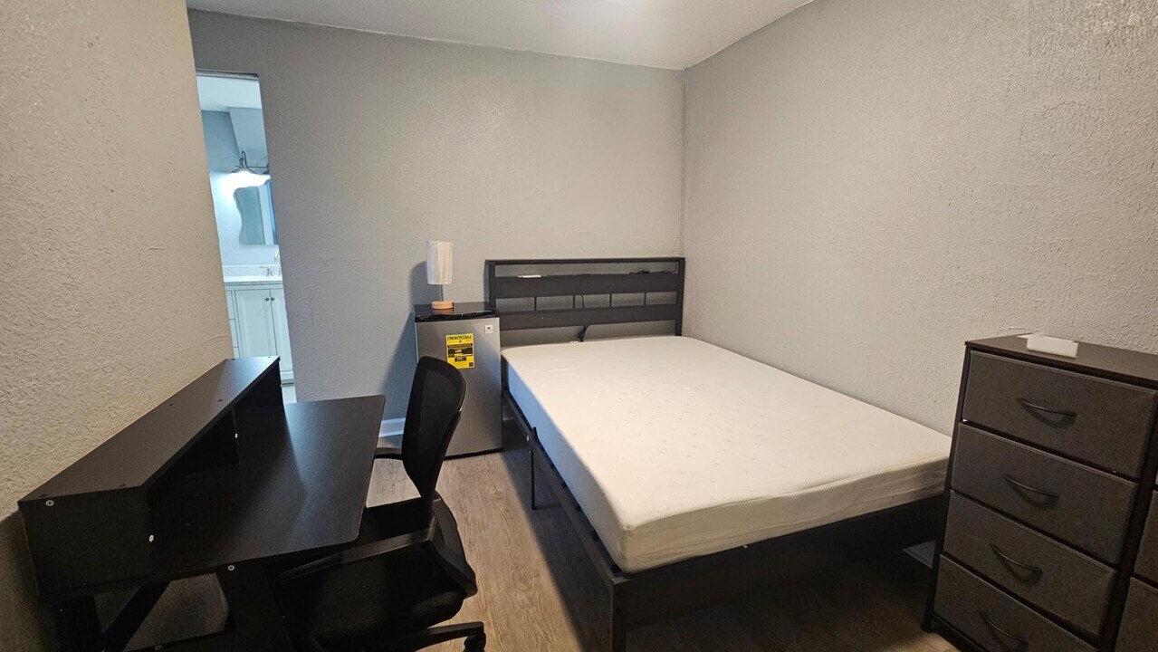 1902 Mc Millan St in Jacksonville, FL - Building Photo