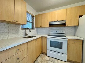 1051 SW 1st St in Miami, FL - Building Photo