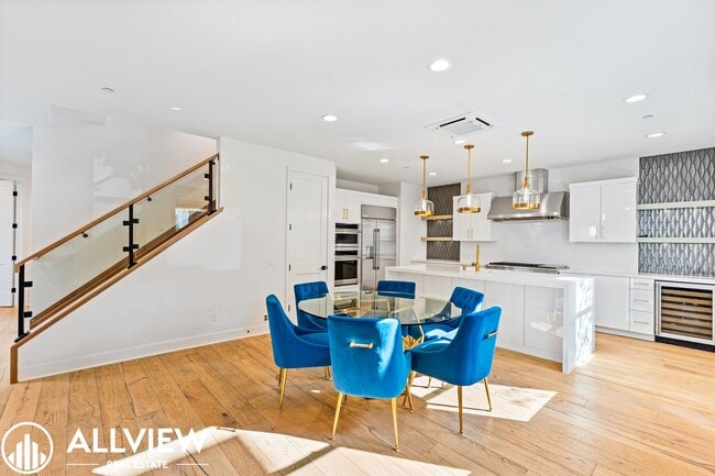 2116 Cresta Dr in Newport Beach, CA - Building Photo - Building Photo