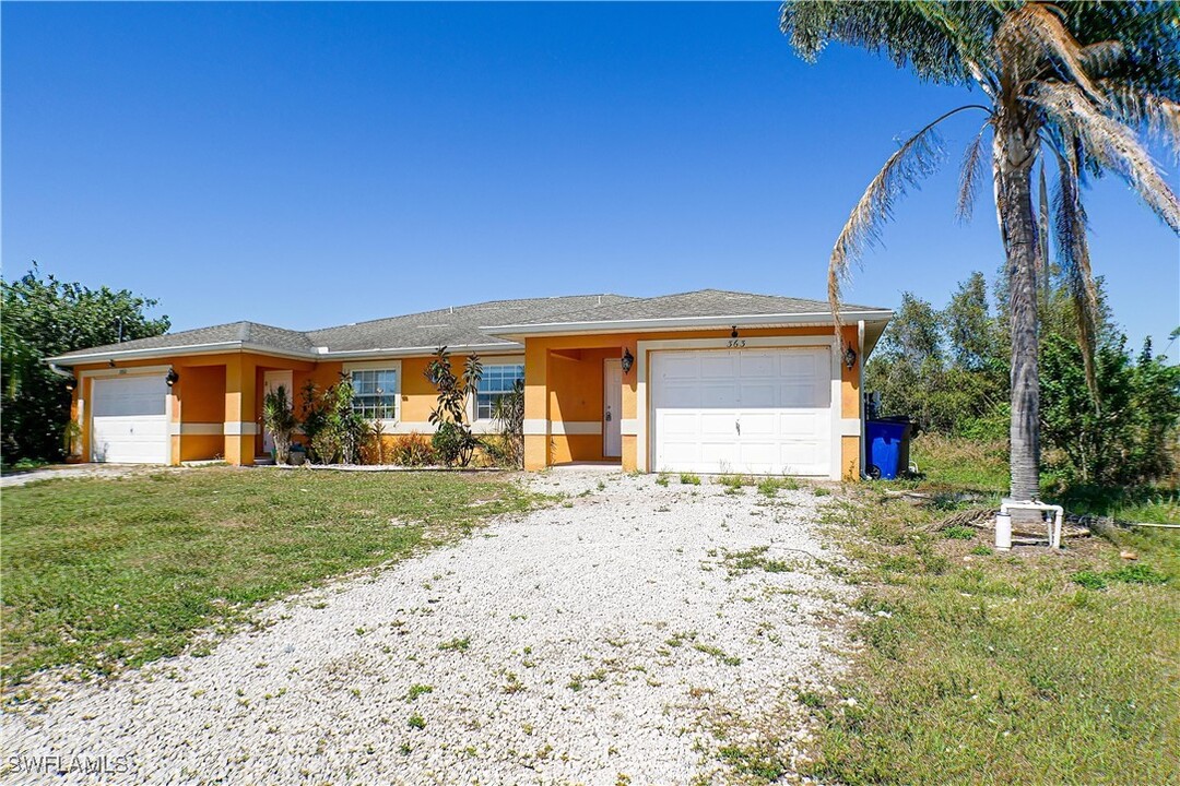 363 Grant Blvd in Lehigh Acres, FL - Building Photo