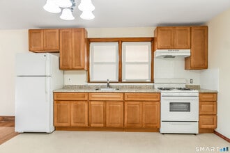 24 Pilgrim Ave in Waterbury, CT - Building Photo - Building Photo