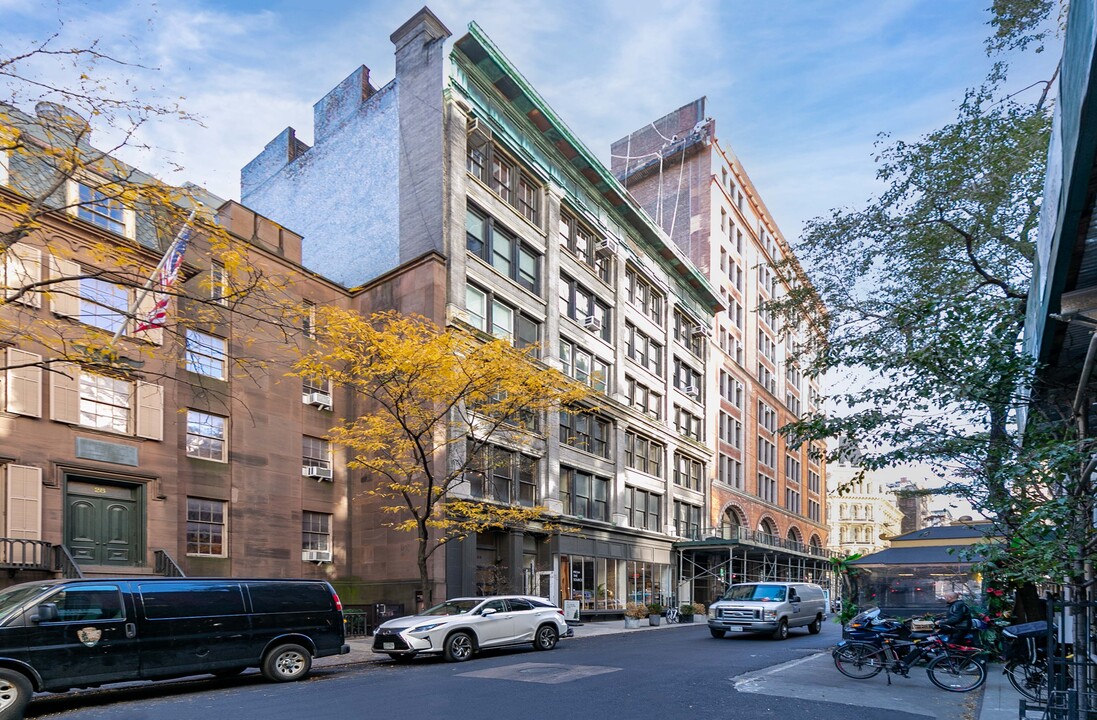 20 E 20th St in New York, NY - Building Photo