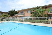 Camelot Apartments in Chula Vista, CA - Foto de edificio - Building Photo