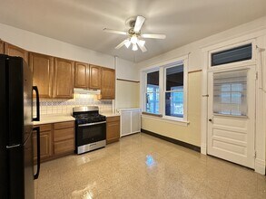 2116 W Concord Pl in Chicago, IL - Building Photo - Building Photo