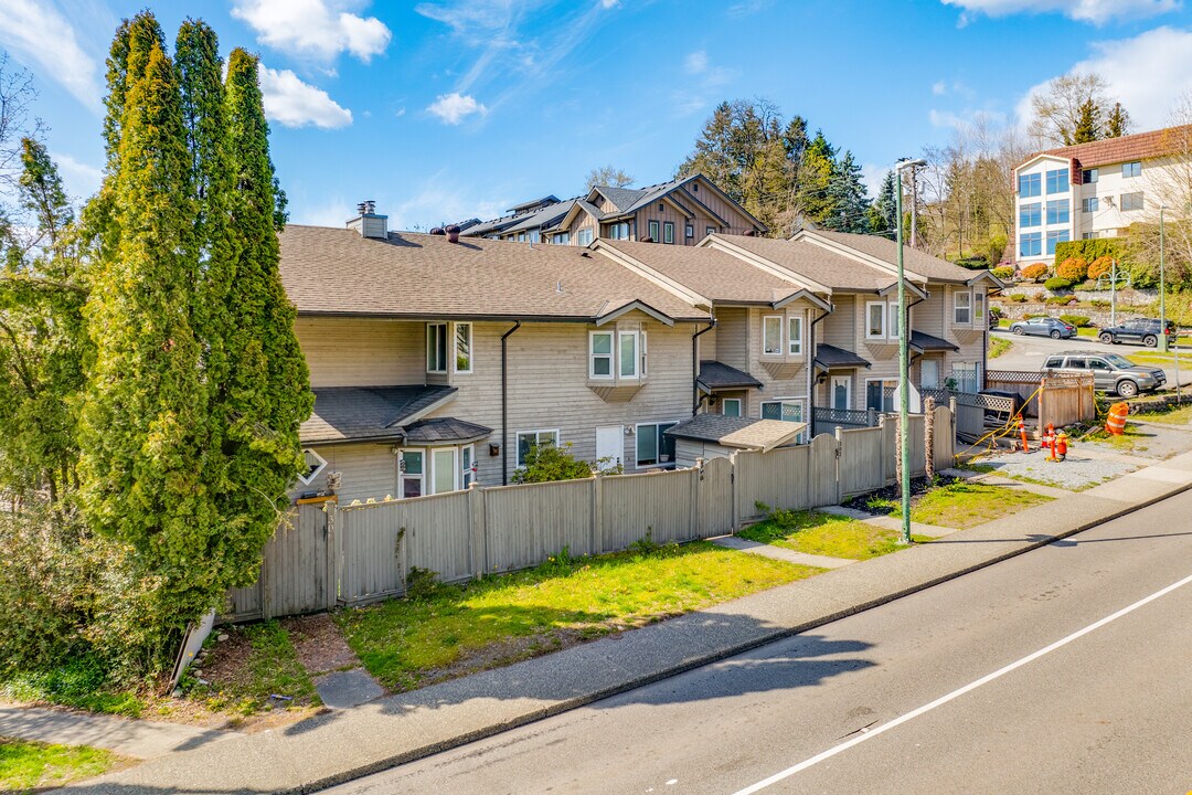 1431 Brunette Av in Coquitlam, BC - Building Photo