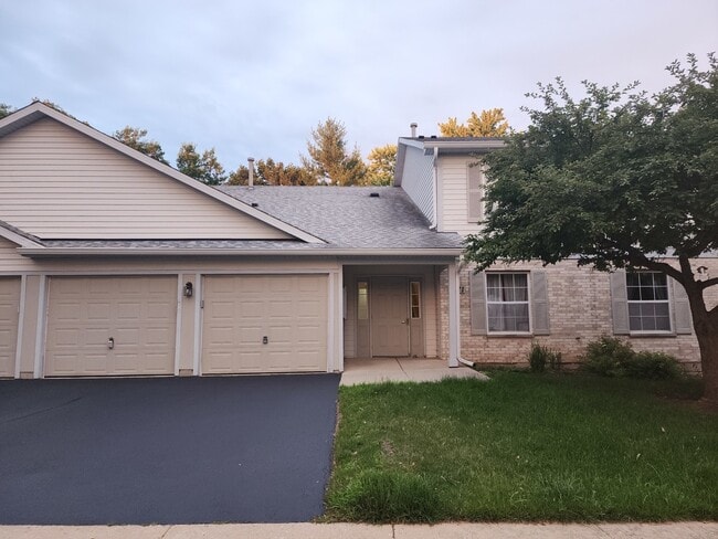 property at 1171 N Red Oak Cir