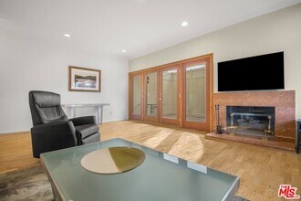 916 15th St in Santa Monica, CA - Foto de edificio - Building Photo