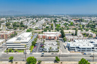 6815 Remmet Ave in Canoga Park, CA - Building Photo - Building Photo