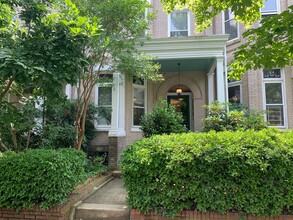 1617 W Grace St, Unit Apt B in Richmond, VA - Foto de edificio - Building Photo