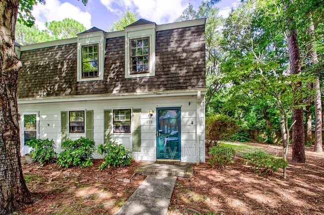 819 Seabury Ct in Wilmington, NC - Foto de edificio - Building Photo