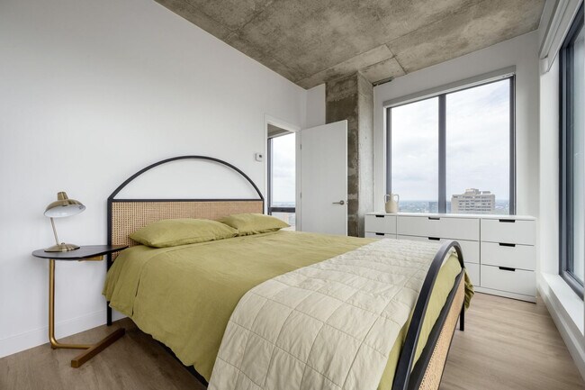 1555 Boul. René-Lévesque O in Montréal, QC - Building Photo - Building Photo