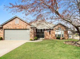 10421 E 112th St S in Bixby, OK - Building Photo