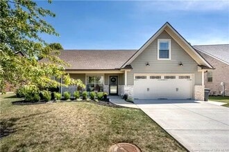 5714 Sugar Berry Ln in Jeffersonville, IN - Building Photo - Building Photo
