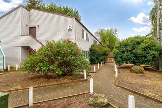 Images Columbia Apartments in Portland, OR - Foto de edificio - Building Photo