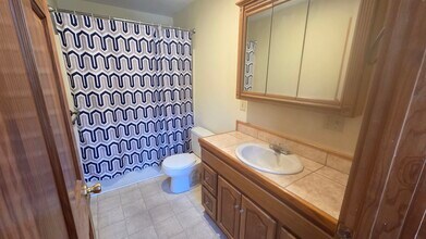 9 Roberts Rd in Canaan, NH - Building Photo - Building Photo