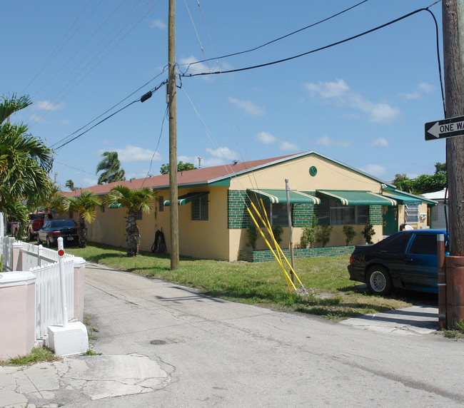 1707 Taft St in Hollywood, FL - Building Photo - Building Photo