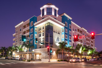 Harborview Apartments in National City, CA - Foto de edificio - Building Photo