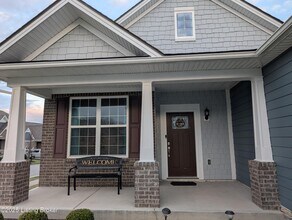 2861 Hamilton Springs Dr in Louisville, KY - Building Photo - Building Photo