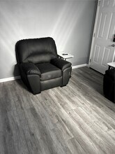 100 Ross St in Huntsville, TX - Building Photo - Building Photo