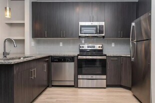 185 Cliftwood Dr NE in Sandy Springs, GA - Building Photo